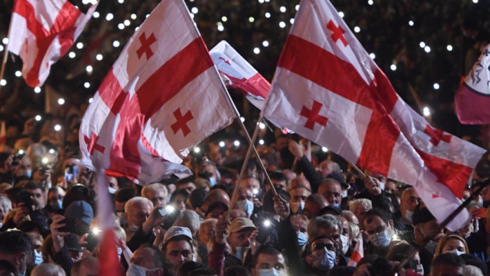 „Grevă a foamei în masă" în Georgia. Mii de oameni au protestat la Tbilisi și au cerut eliberarea lui Mihail Saakaşvili